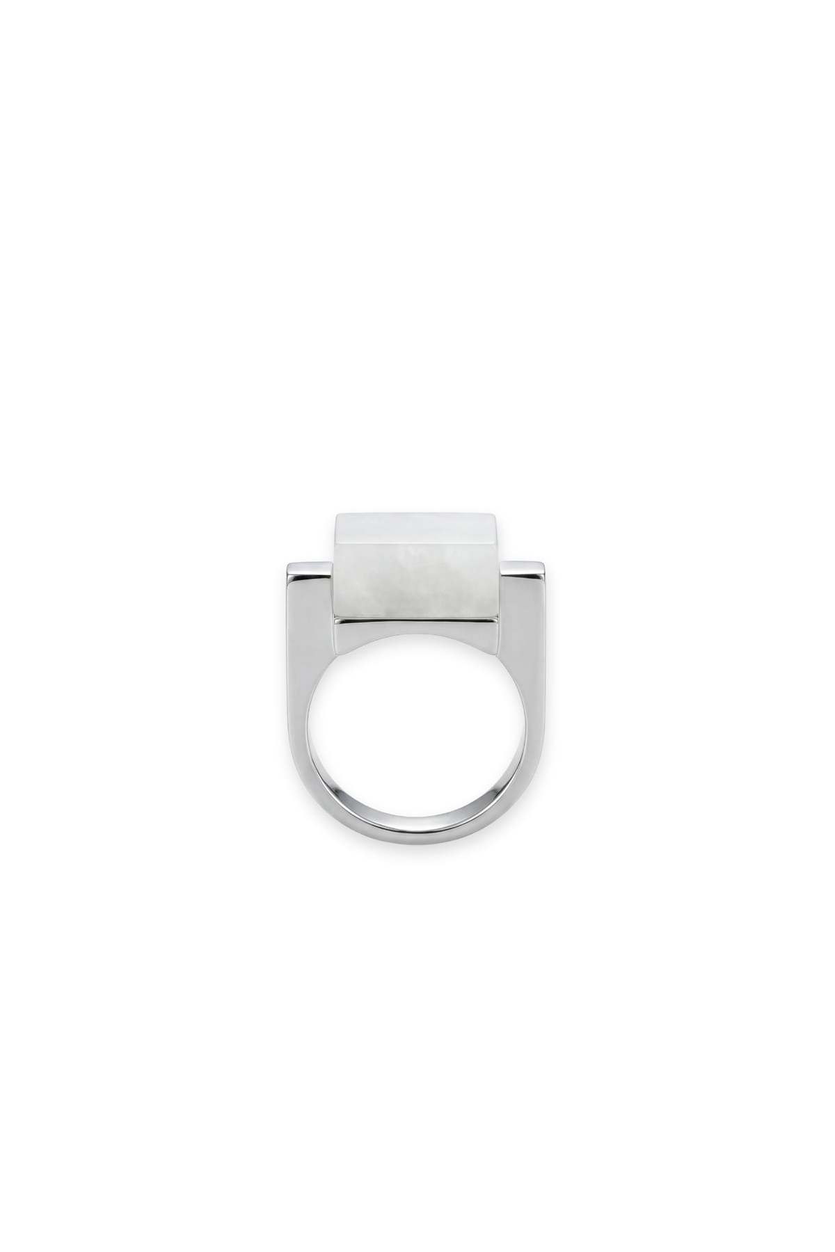 seree Year of the Horse White Hanbai Jade Saddle Ring - Image 1 of 5