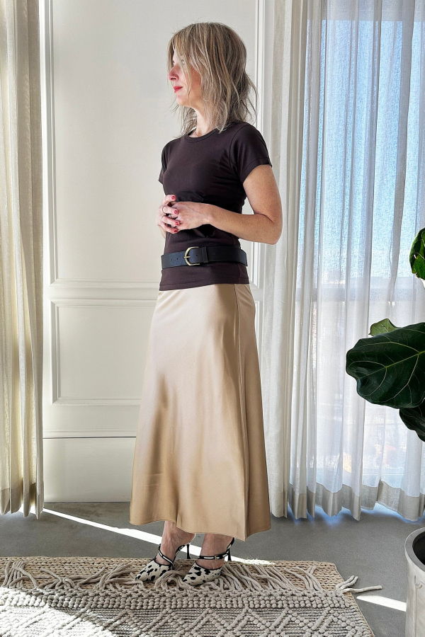 ÉTERNE Fitted Crewneck Short Sleeve T-Shirt - Espresso