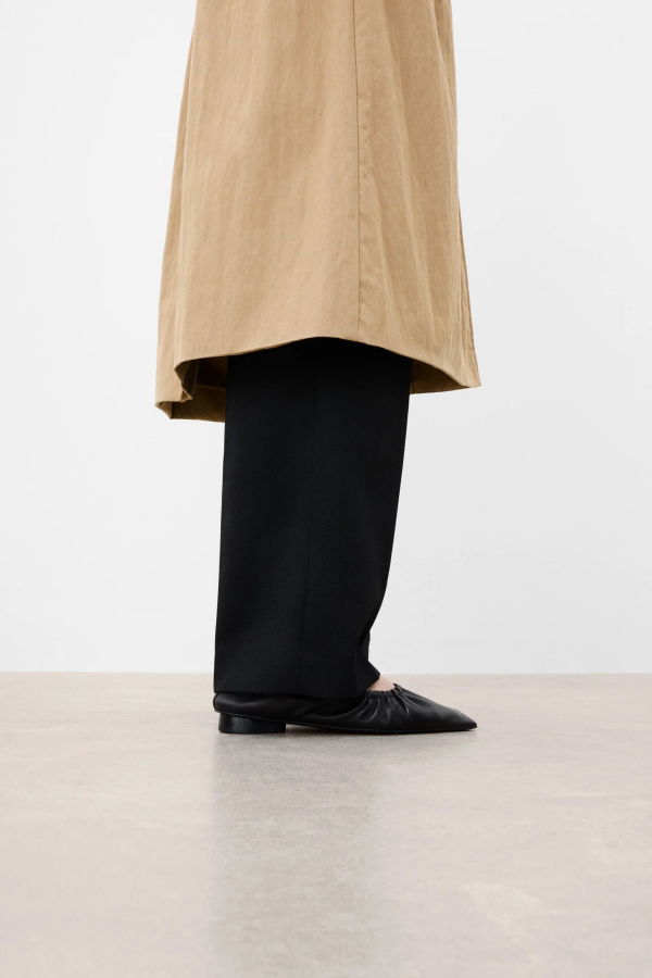 Flattered Isa Leather Flat