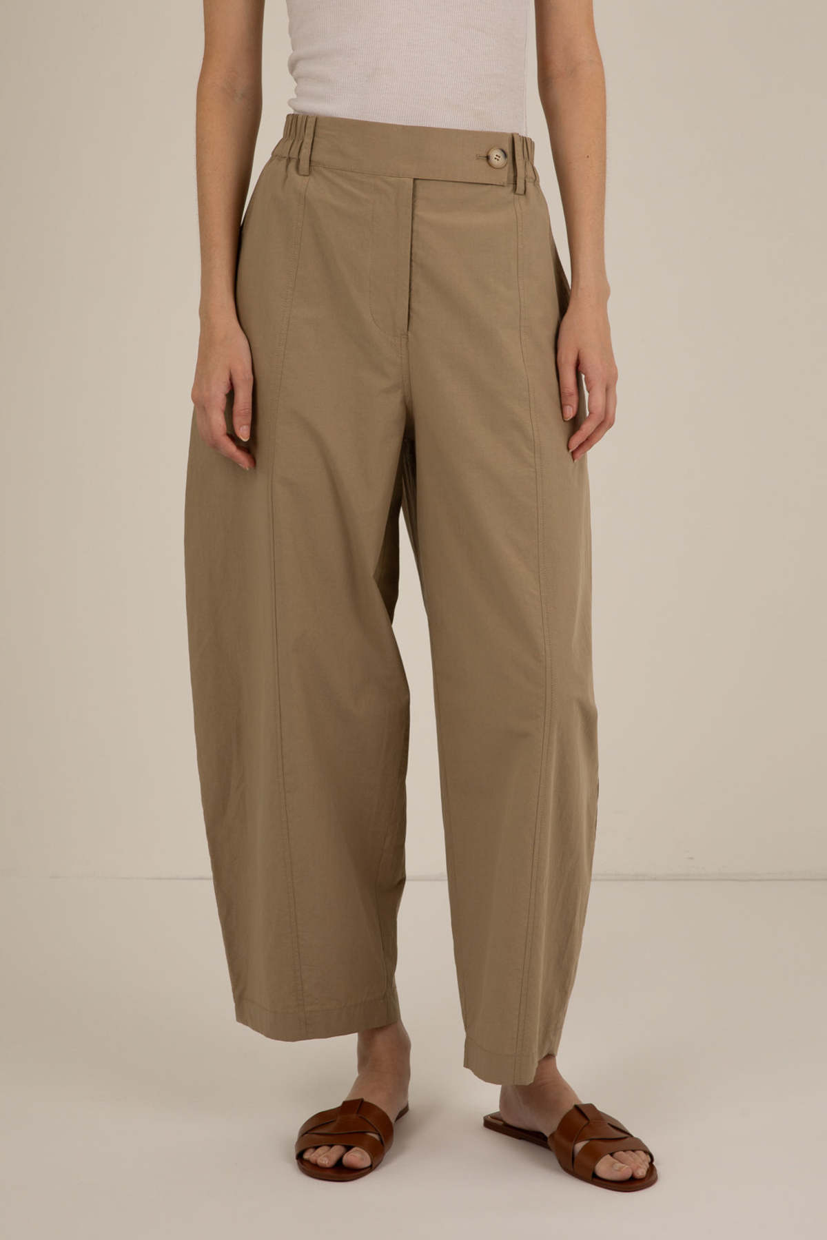 Capsule Wardrobe Vivere Thea Barrel Leg Trousers - Sand - Image 5 of 5