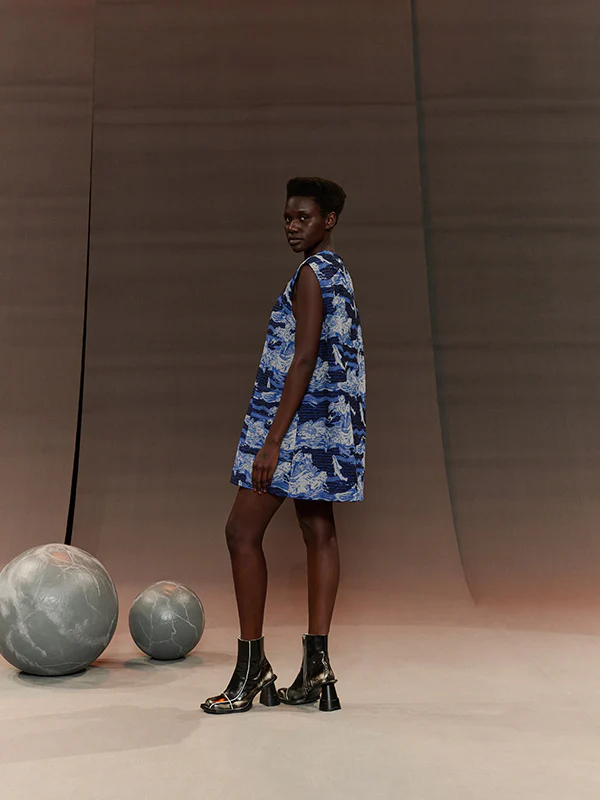 blue dart dress Henrik Vibskov Sleeveless - Fishes Logistics Something blue with ✨ attribute:neckline:Halter Details Button up front Color:Light Champagne