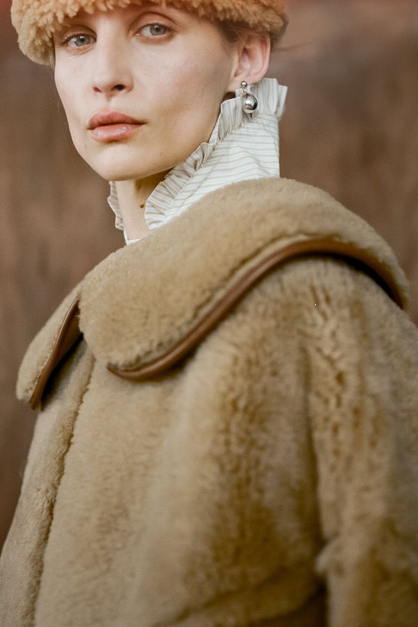 CAWLEY STUDIO Etta Cape