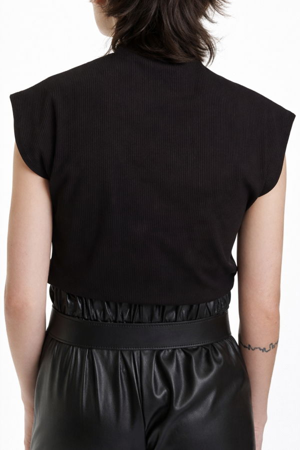 Meg Sleeveless Skinny Top - Black