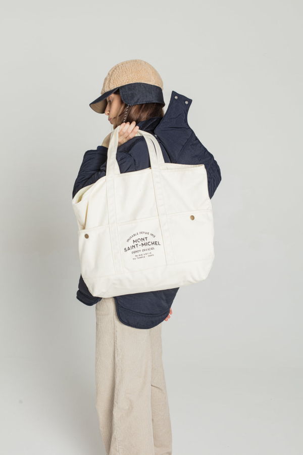 Le Mont St. Michel Amila Printed Pocket Tote