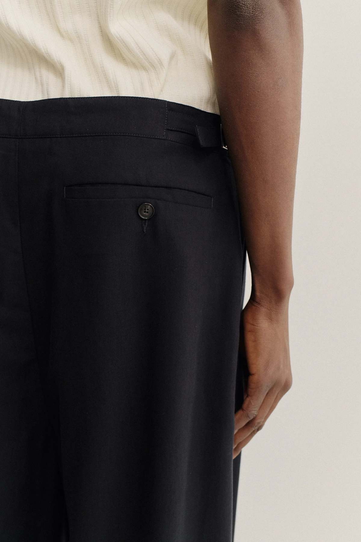 A Kind of Guise Piero Pants Trousers - Soft Black - Image 5 of 6