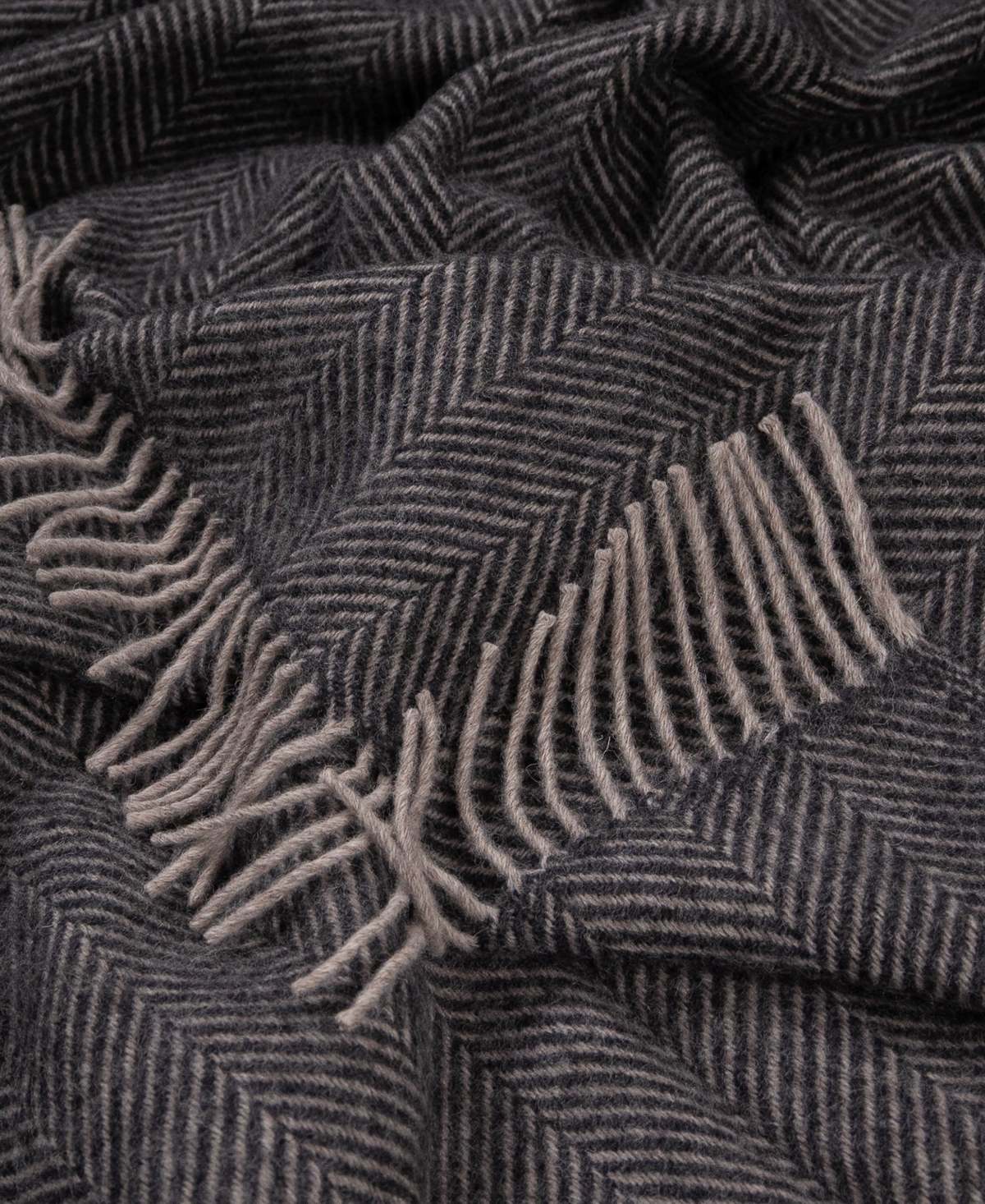 Prince of Scots Highland Tweeds Herringbone Pure New Wool Throw - Charcoal - Image 2 of 6