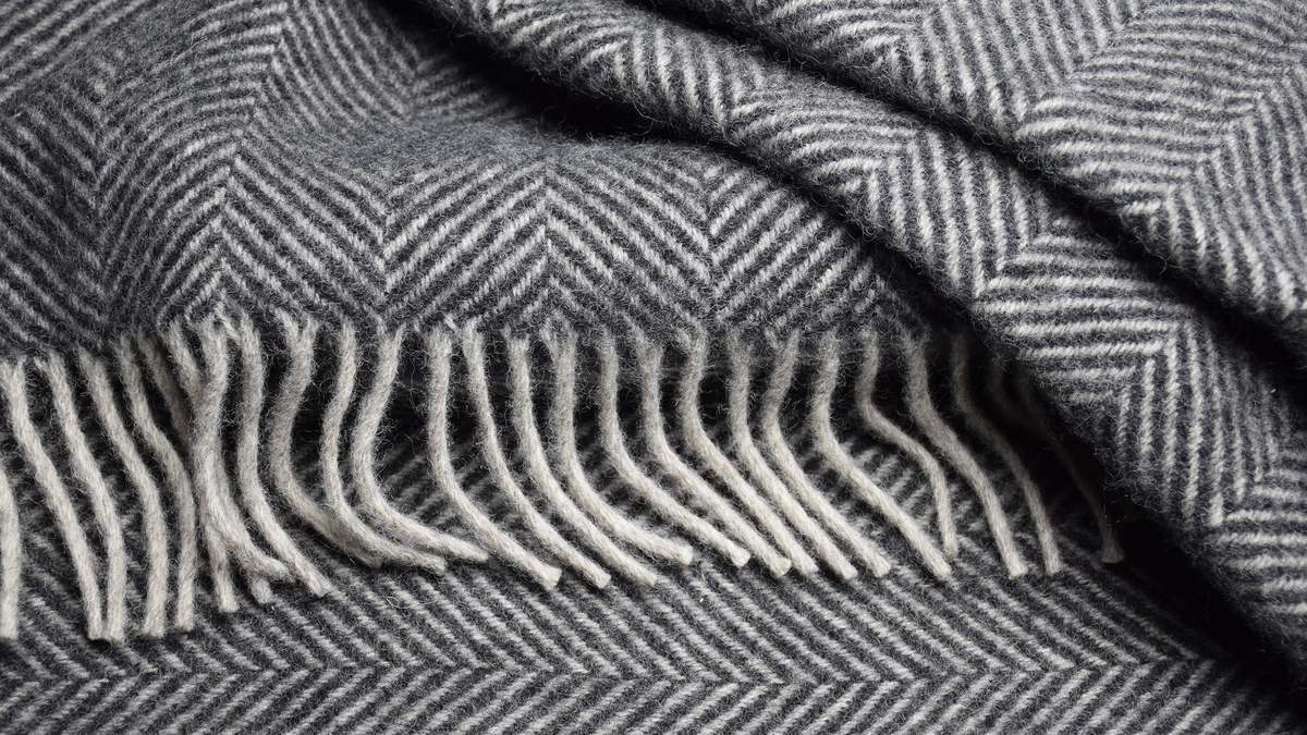 Prince of Scots Highland Tweeds Herringbone Pure New Wool Throw - Charcoal - Image 6 of 6