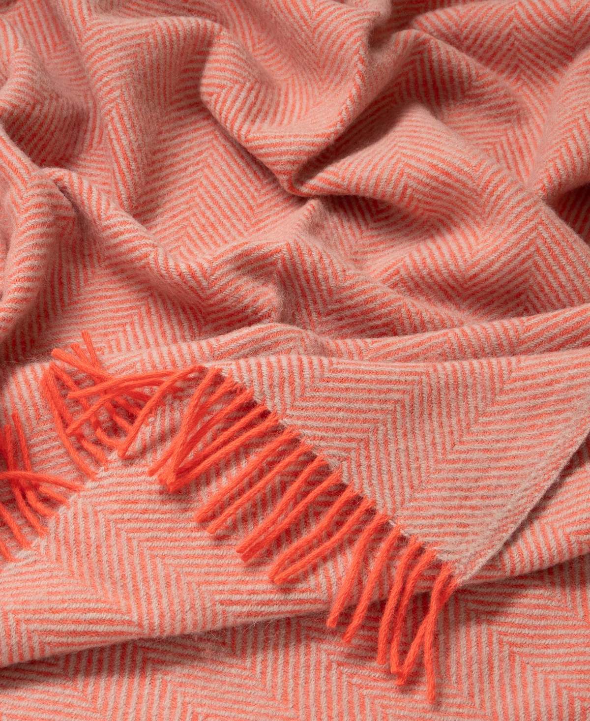 Prince of Scots Highland Tweeds Herringbone Pure New Wool Throw - Flamingo - Image 3 of 4