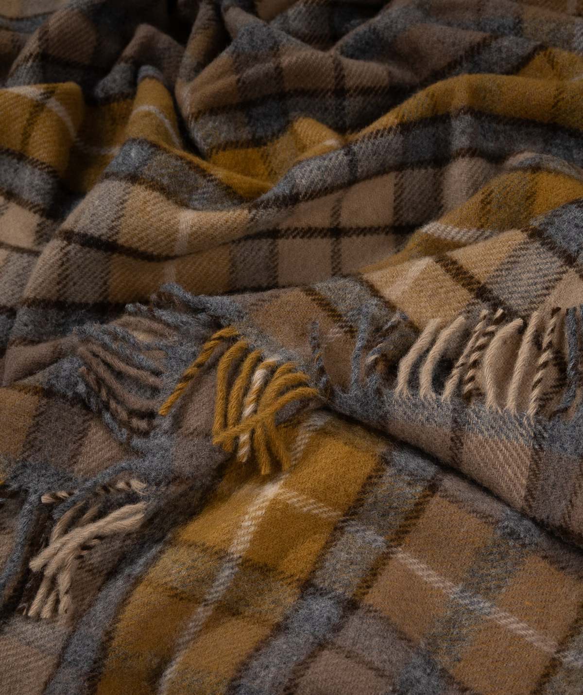 Prince of Scots Highland Tweeds Pure New Wool Fluffy Throw Blanket - Natural Buchanan - Image 4 of 8