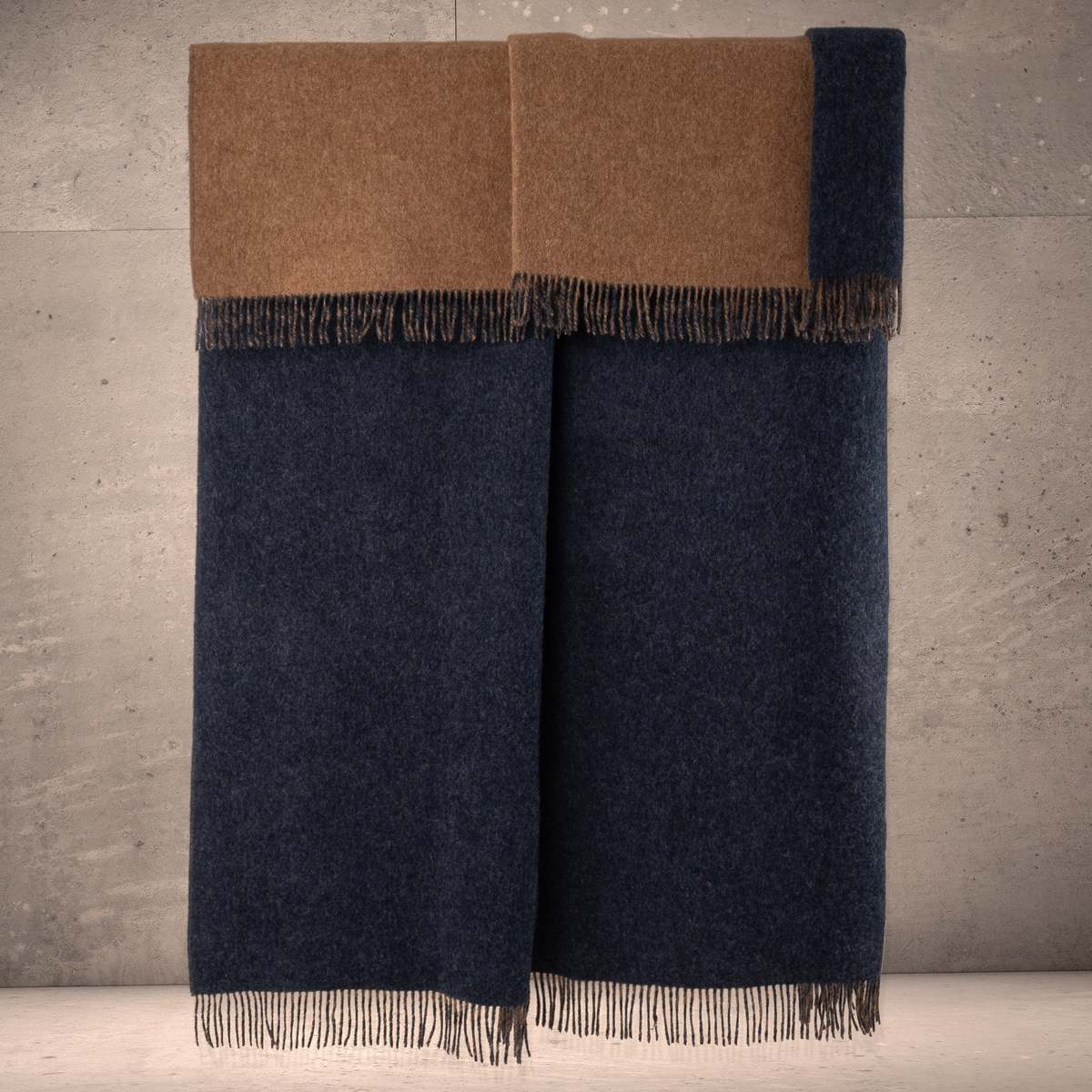 Prince of Scots Highland Tweeds Reversible Double Cloth Throw - Charcoal/Camel - Image 3 of 8