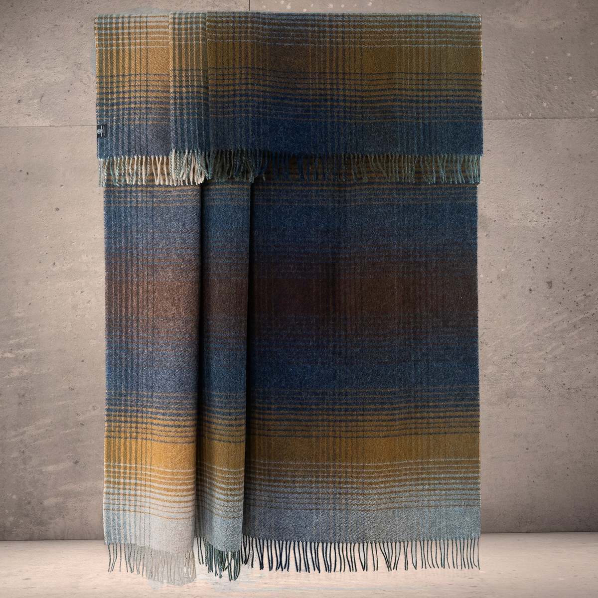 Prince of Scots Highland Tweeds Shetland Lambswool Ombre Throw - Image 1 of 11