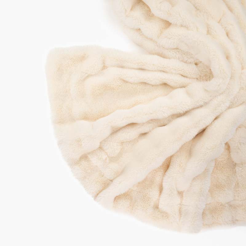 Prince of Scots Southampton Home Cloud Throw - Champagne