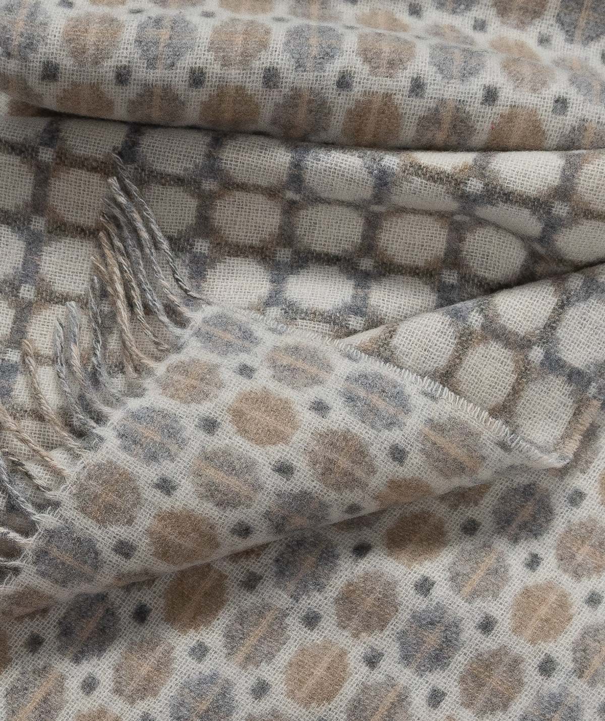 Prince of Scots Southampton Home Merino Wool Medallion Throw - Natural - Image 2 of 9