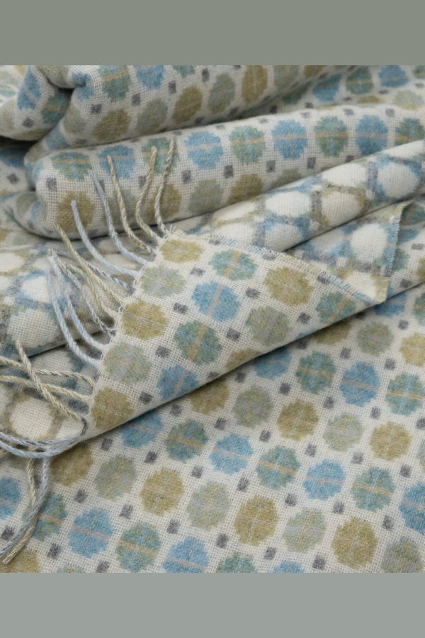 Prince of Scots Southampton Home Merino Wool Medallion Throw Blanket - Sky