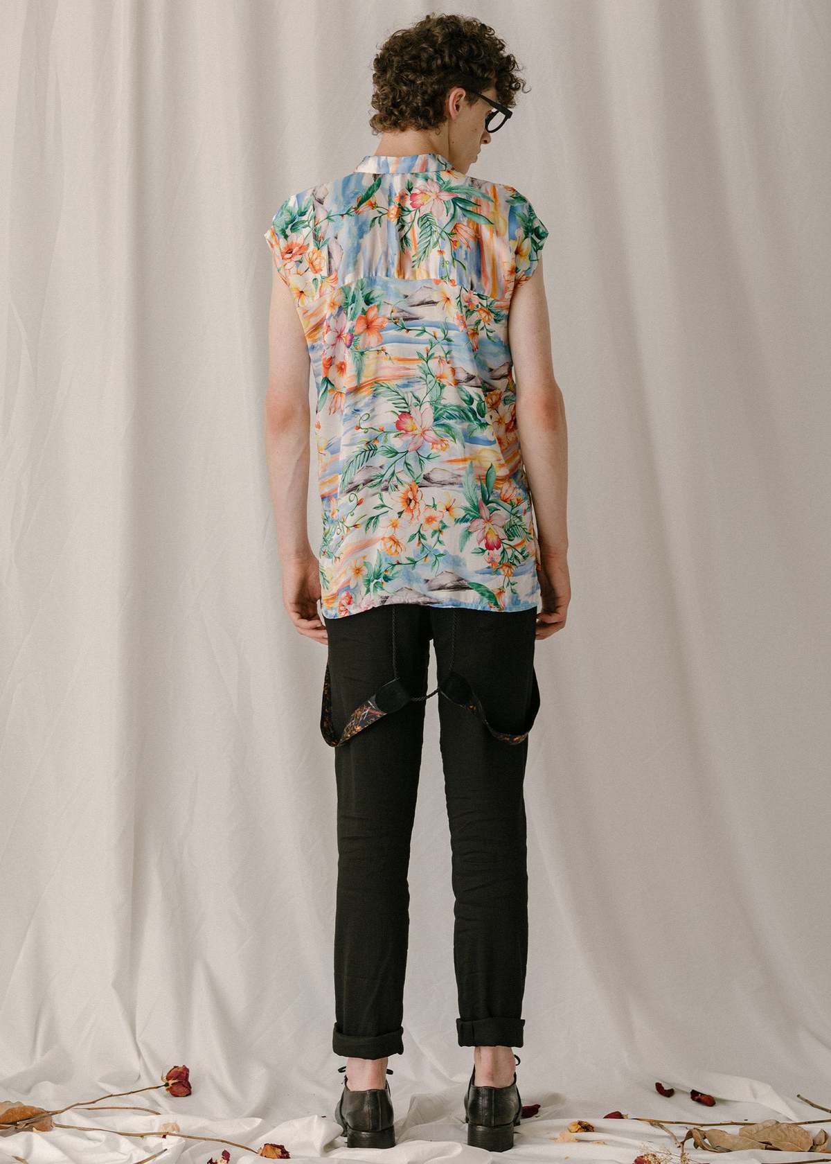 Geoffrey B. Small Darted Capsleeve Shirt - h.w. floral print - Image 2 of 4