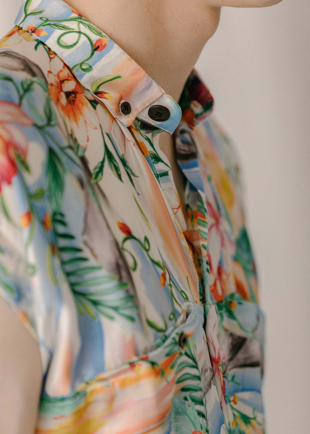 Geoffrey B. Small Darted Capsleeve Shirt - h.w. floral print - Image 3 of 4