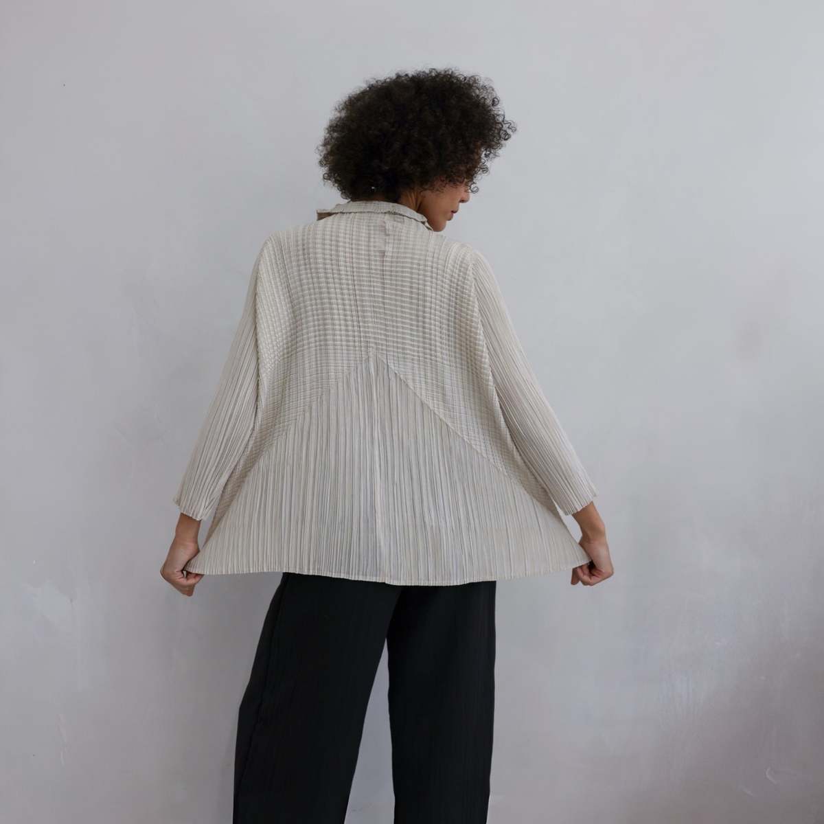 London Atelier Byproduct Multi Way Accordion Pleated Shirt - Image 7 of 10