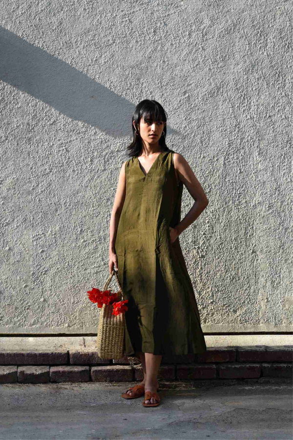 Studio Within Sleeveless Silk Dress - Olive