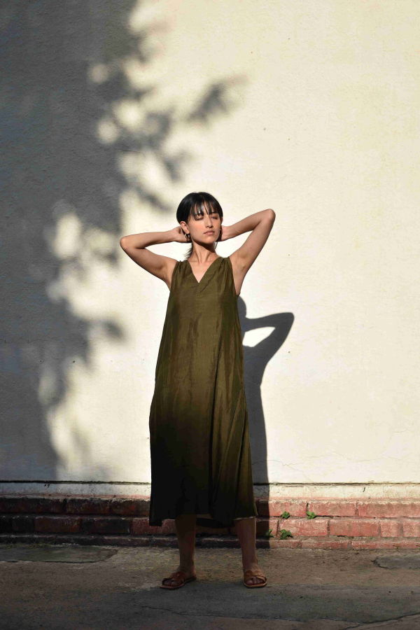 Studio Within Sleeveless Silk Dress - Olive
