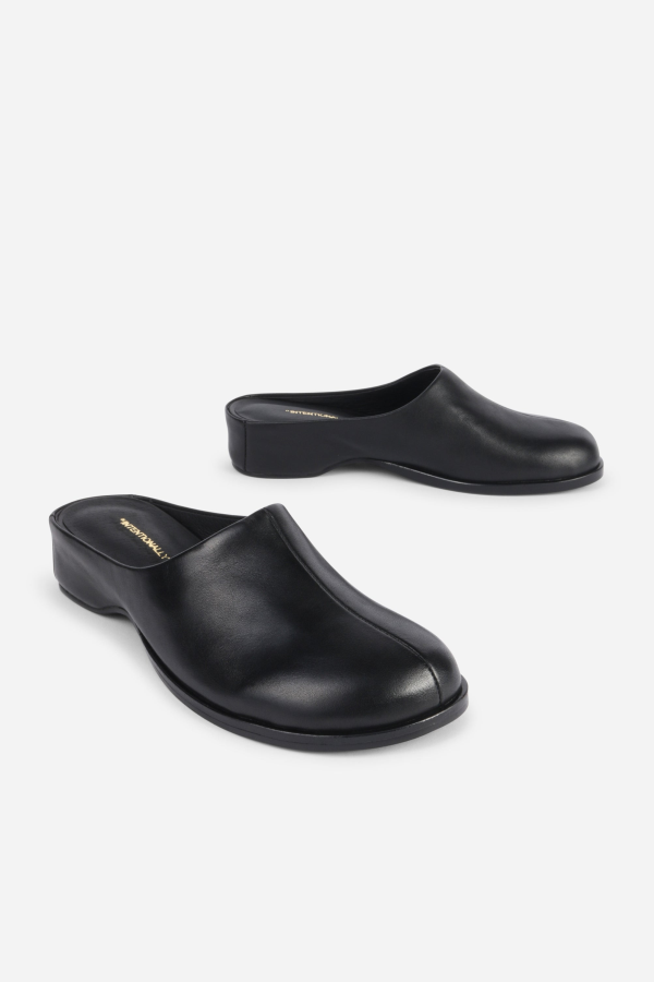 "INTENTIONALLY __________." SHIFT LEATHER BUBBLE CLOG - Black/WASABI