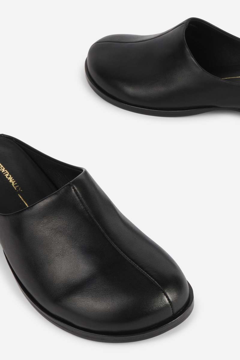 "INTENTIONALLY __________." SHIFT LEATHER BUBBLE CLOG - Black/WASABI