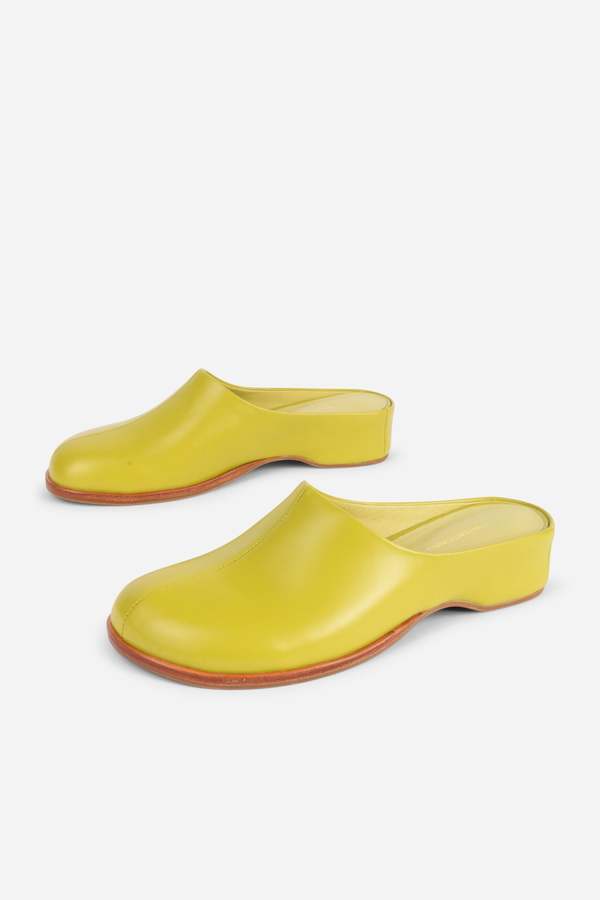 "INTENTIONALLY __________." SHIFT LEATHER BUBBLE CLOG - Black/WASABI