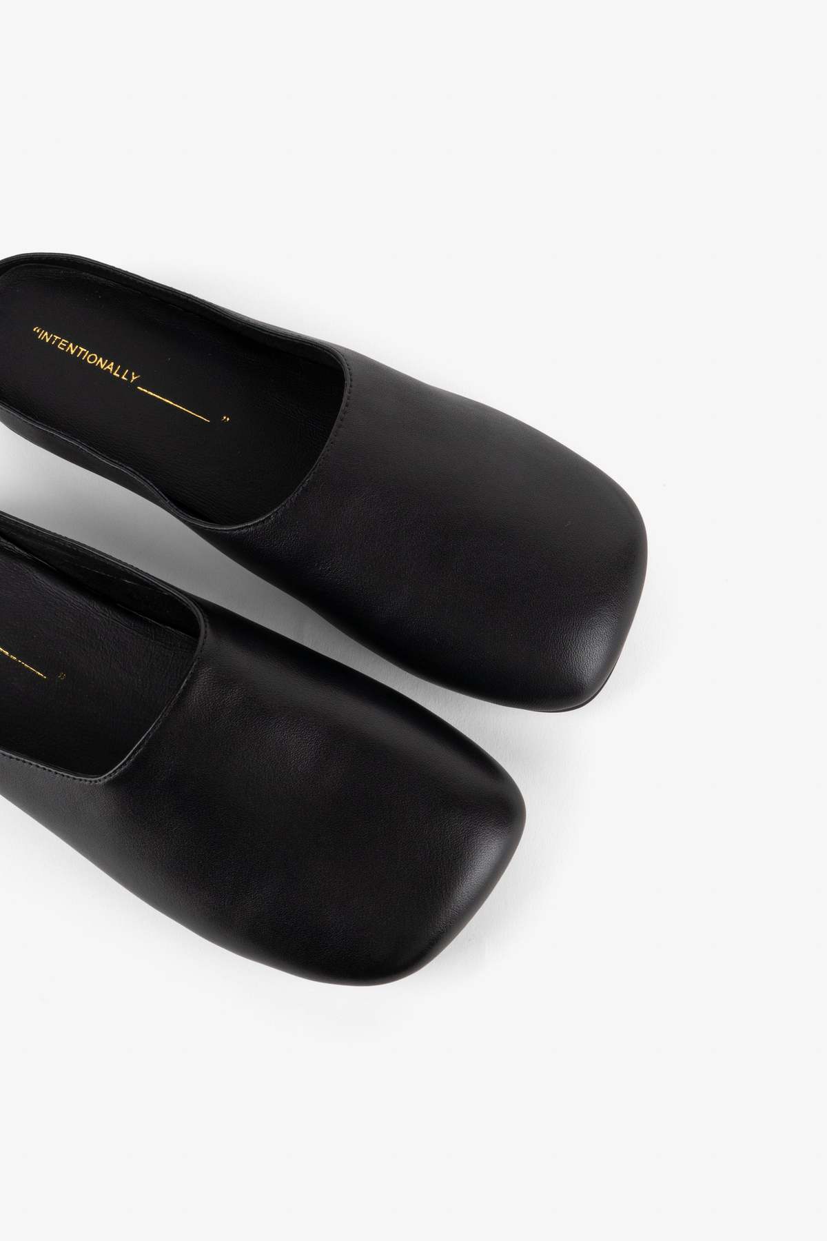 "INTENTIONALLY __________." Sync Mule - Image 4 of 17