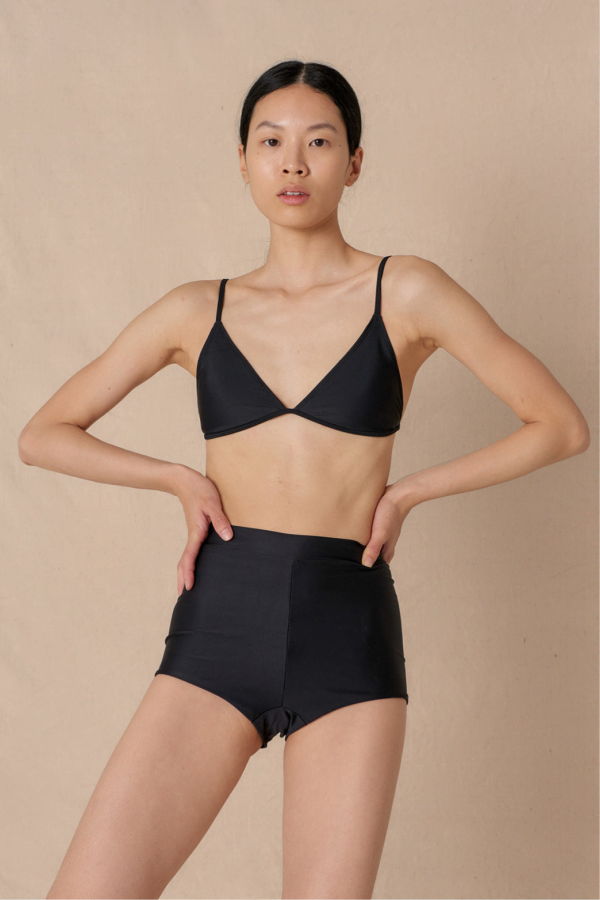 Hakea Sol Short - Black