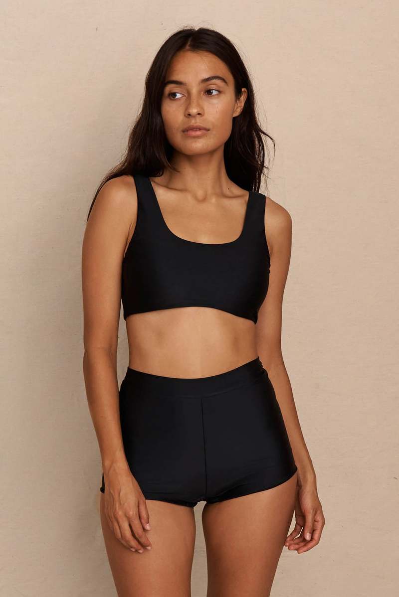 Hakea Sol Short - Black