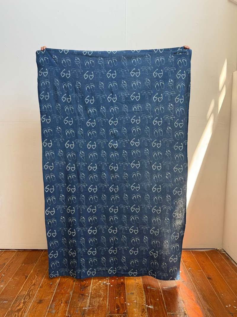 Happy French Gang California Throw - Indigo