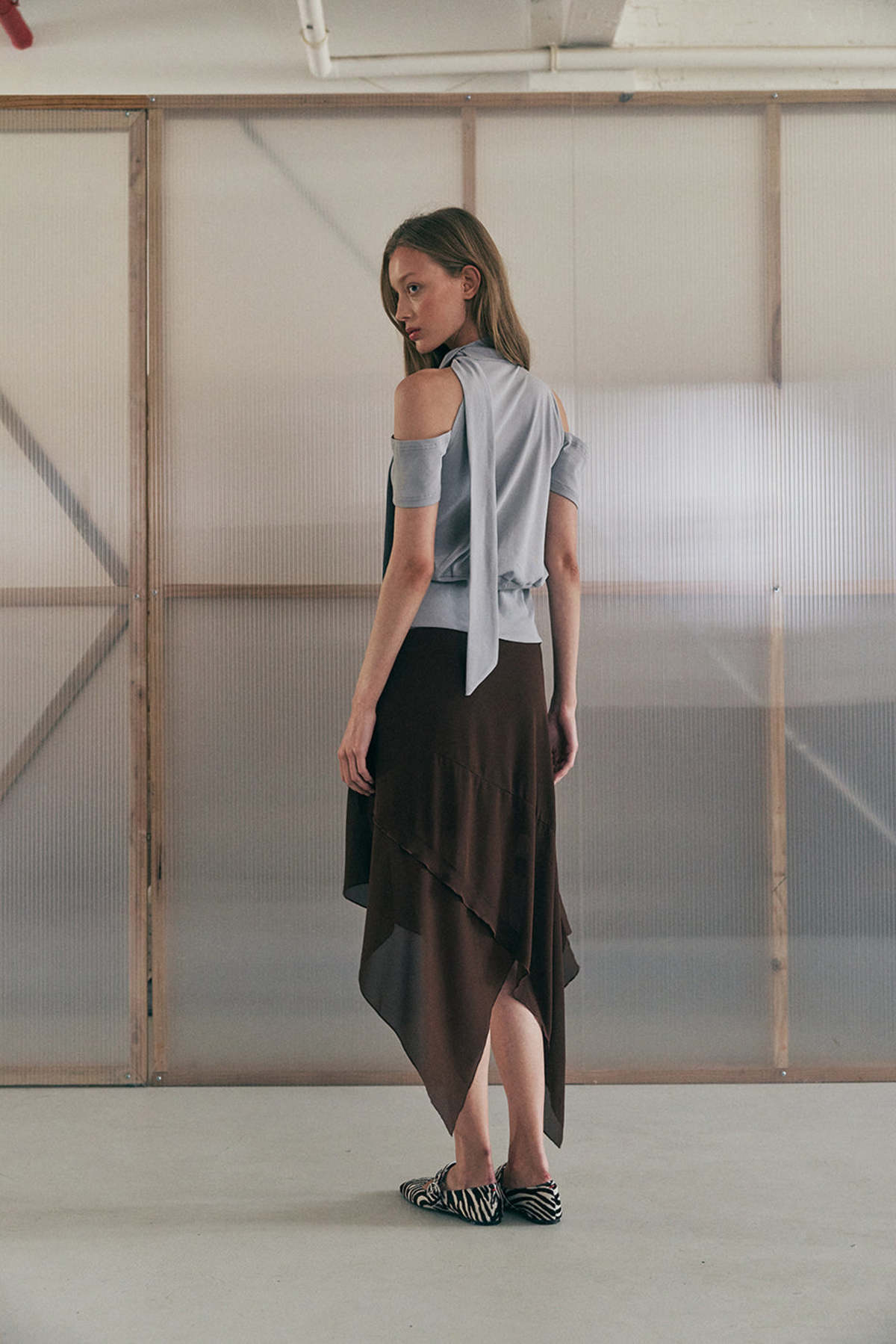 Muse the Label Ivo Top - Gray - Image 5 of 8