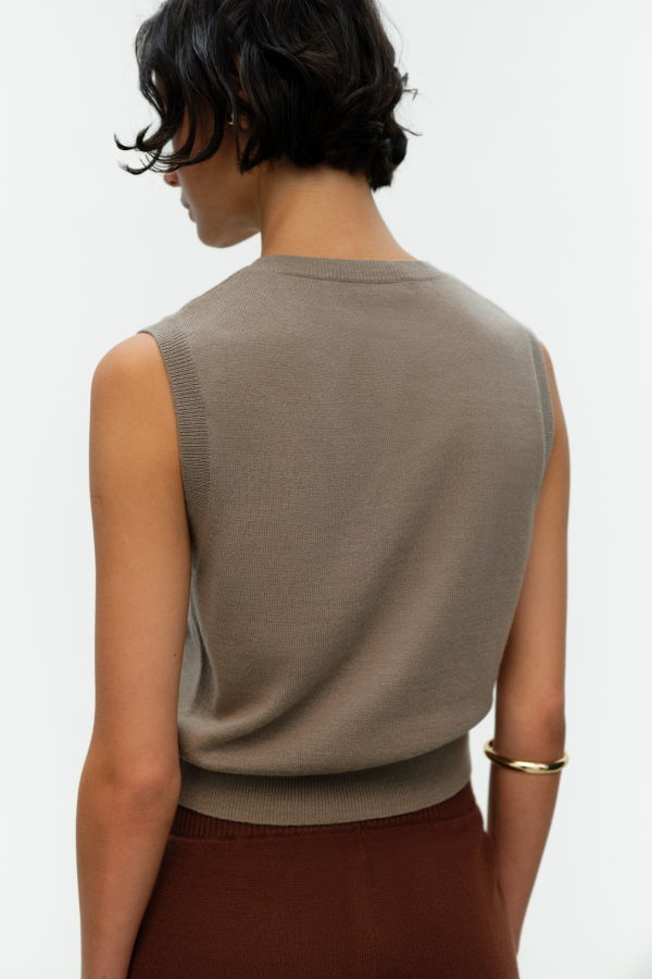 ELY ELY Marine Cashmere Henley Top