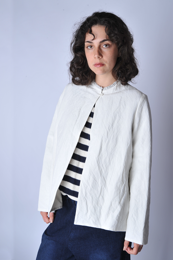 A Punto B Meringue Linen Jacket With Ruffle Collar