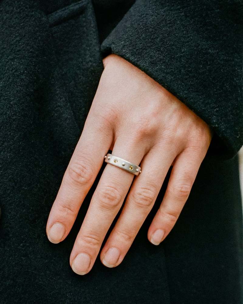 Thin Fiora Ring