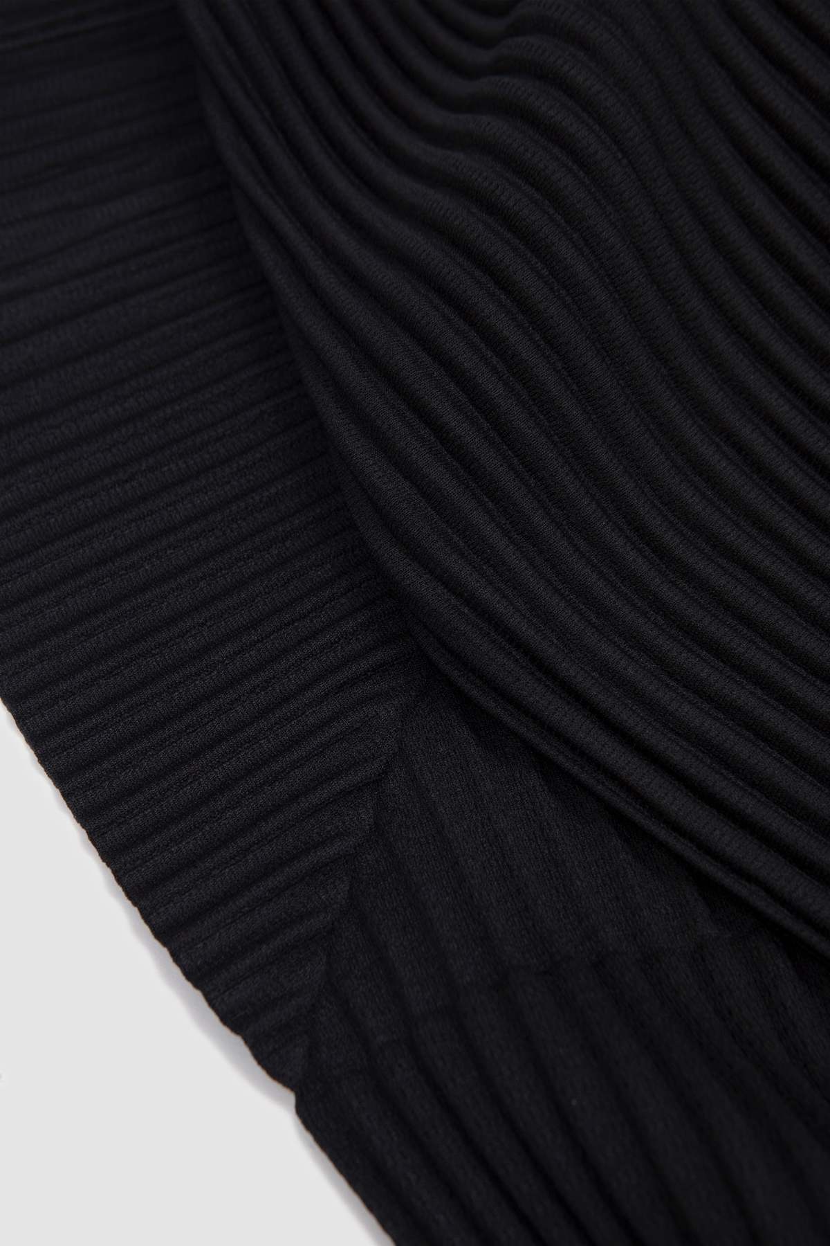 Issey Miyake Basics V-Neck Cardigan - Image 4 of 5