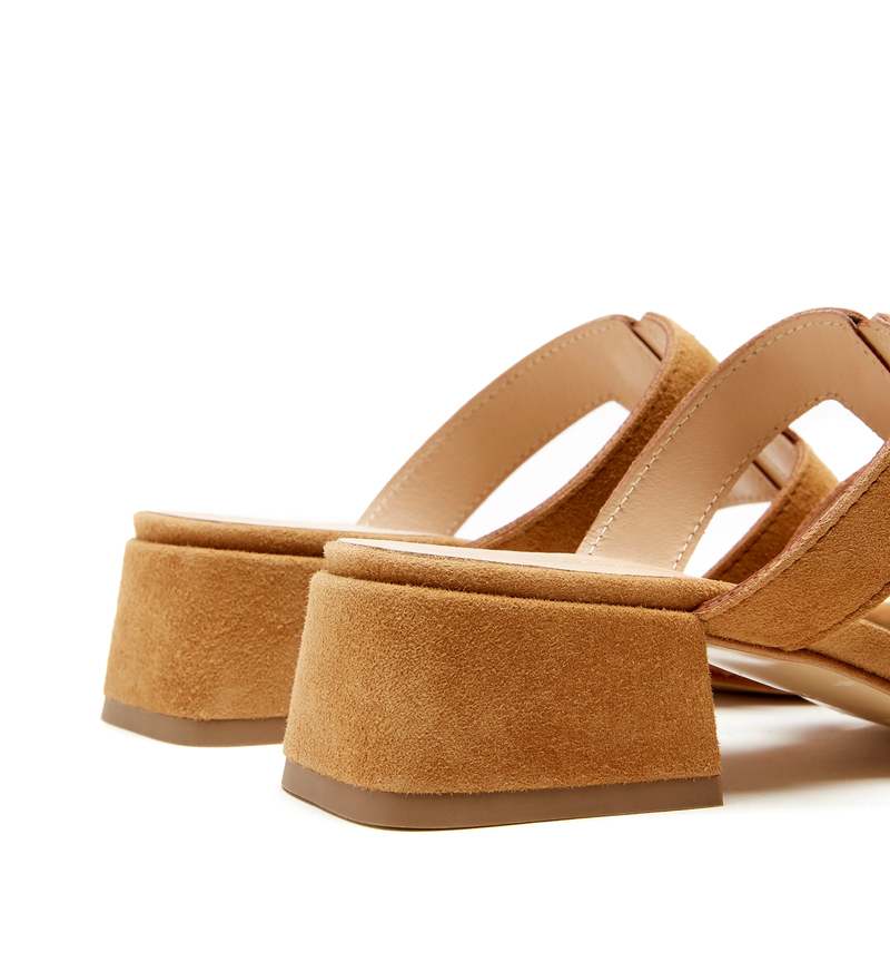 la canadienne Fifi Suede Sandal - Tobacco
