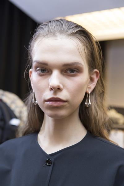 【送料&関税込】Lemaire Gold Short Drop Earrings Gold Short Drop Earrings | LEMAIRE