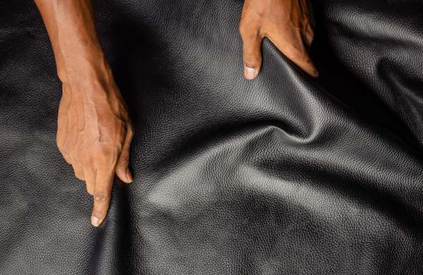 Deux Mains Iron Tight Toiletry Bag