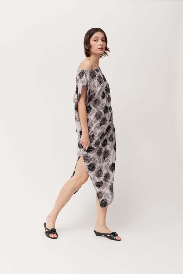 About Arianne Flora Sandals - Black