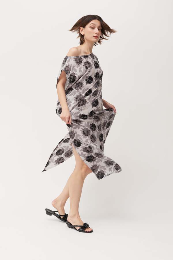 About Arianne Flora Sandals - Black