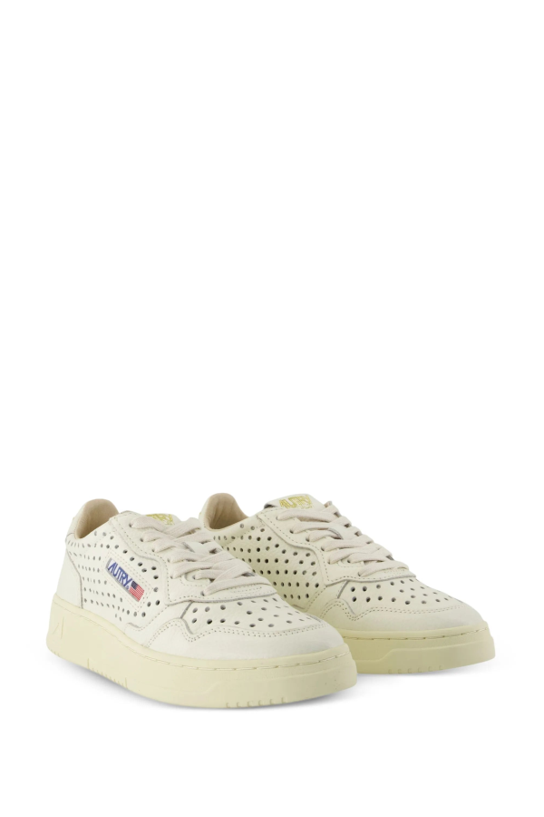 Autry Medalist Low Leather Sneakers