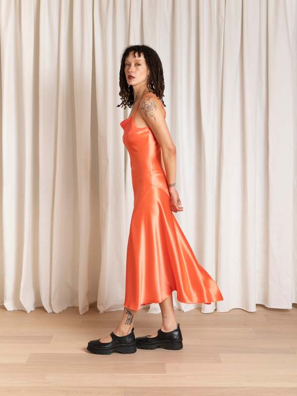 bridesmaid slip dress getting ready Wedding White Satin Pearl Beaded Spaghetti Strap Bride Outfit Wedding Day Pajamas Morning (Medium) : Clothing, Shoes & Jewelry Our romantic Classic Slip Sea Flower Beaded Fringe Kleur:Pêrel-pienk as:RuggedKit