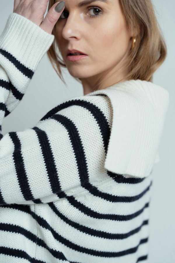 Allude Stripe Collared Seaman Cardigan - Fleur de Sel/Deep Night