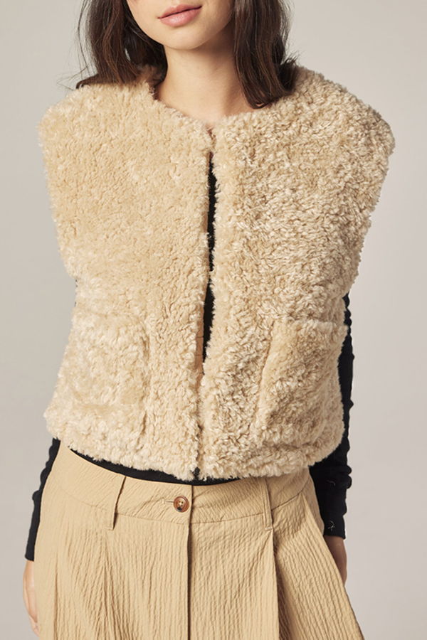 amente Reversible Fur Short Vest - Oatmeal/Beige