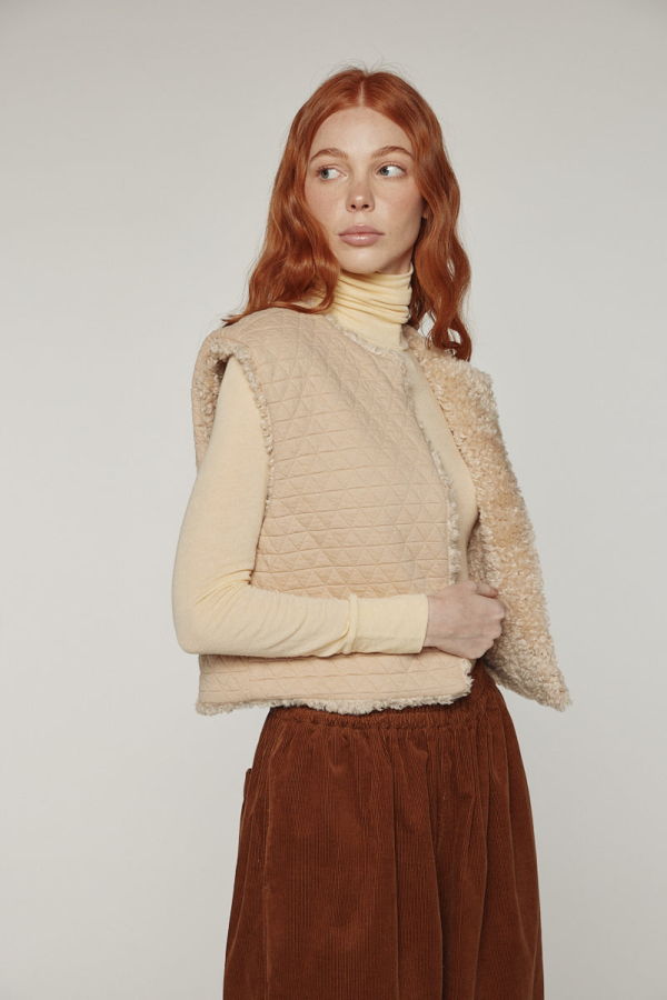 amente Reversible Fur Short Vest - Oatmeal/Beige