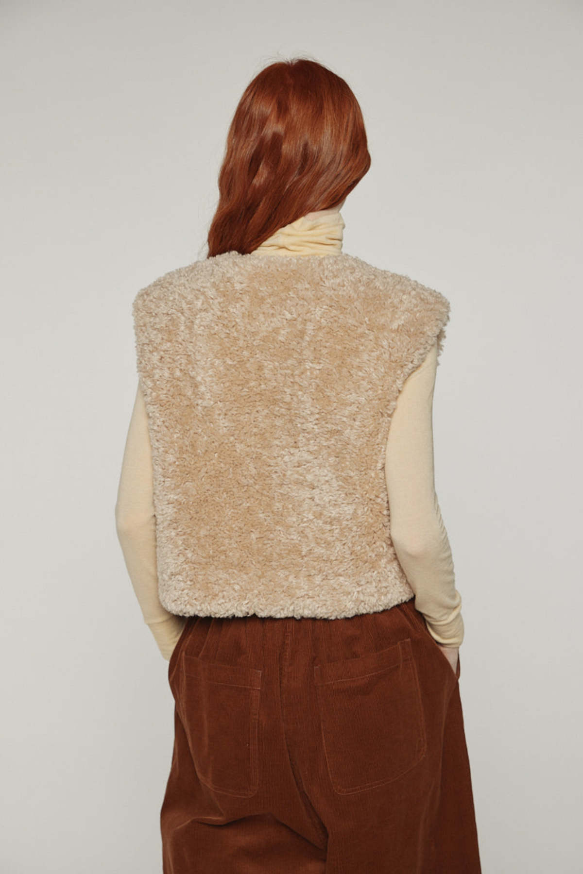 amente Reversible Fur Short Vest - Oatmeal/Beige - Image 10 of 11