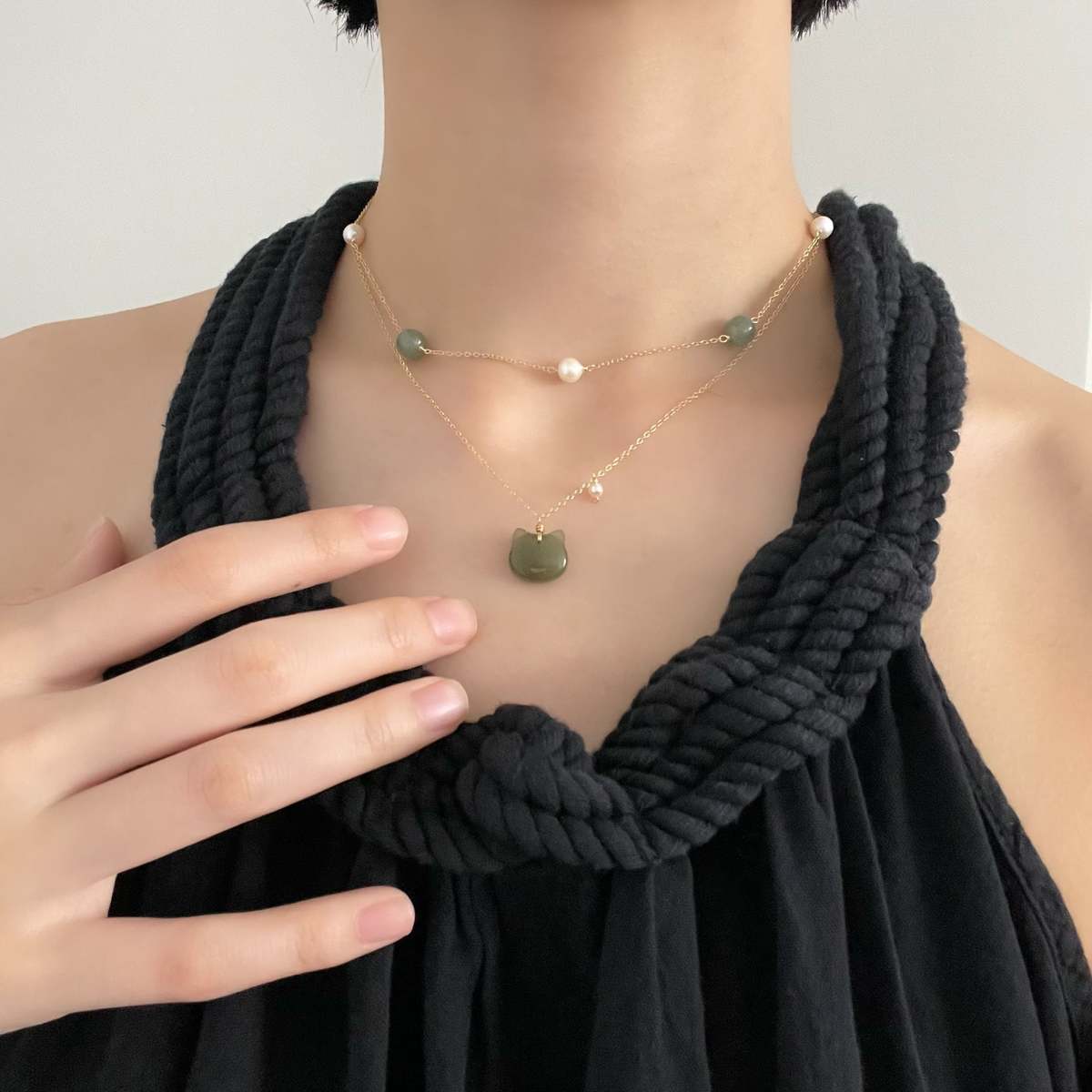 Seree Choupette Cat Pendant Necklace - Green - Image 4 of 4