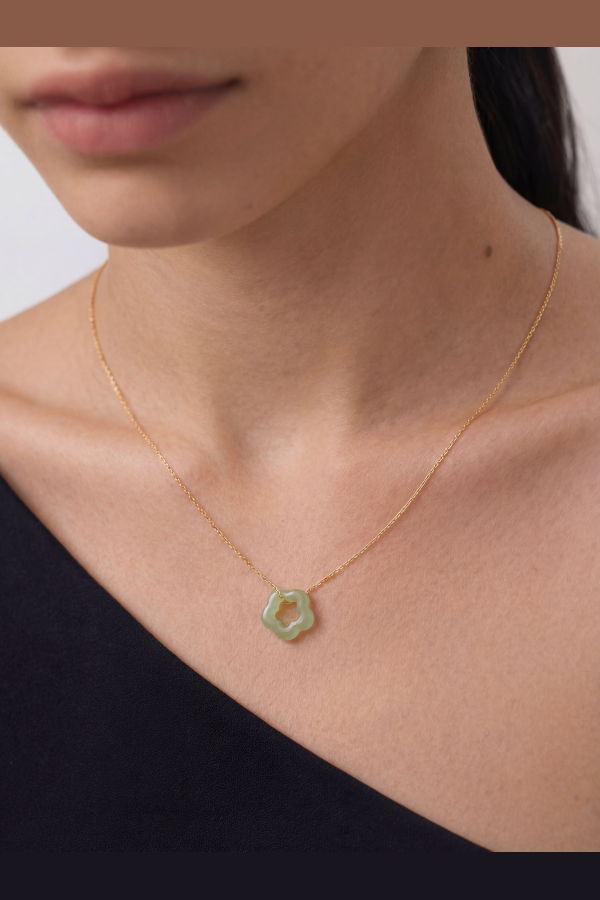 seree Plum blossom Green jade pendant necklace