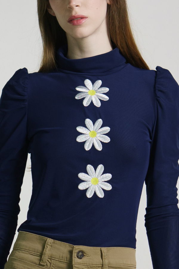 Kristinit Daisy Caron Top