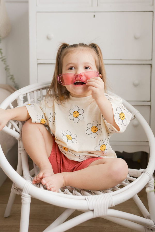 KIDS Kid's Stuff [Trucs d'enfants] Oversized Grow-With-Me T-Shirt Flowers & Smiley Faces Tee